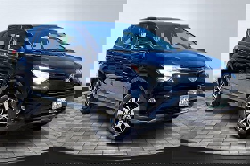 Used 2018 Toyota RAV4 XLE image 1