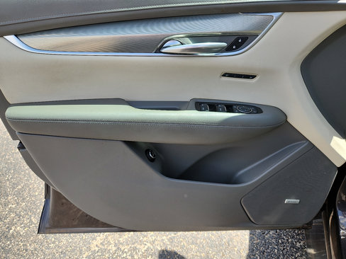 Used 2017 Cadillac XT5 Luxury image 9