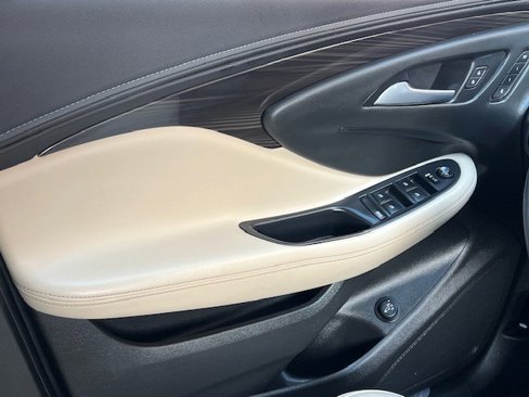 Used 2020 Buick Envision Essence w/ Experience Buick Package image 33