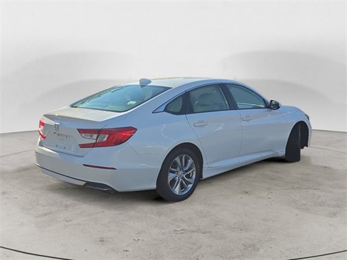 Used 2018 Honda Accord LX image 5
