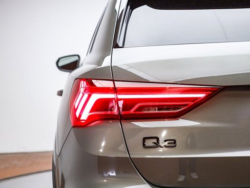 Used 2022 Audi Q3 2.0T Premium Plus w/ Premium Plus Package image 10