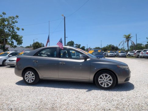Used 2010 Kia Forte EX image 4