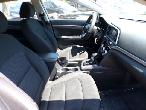 Used 2019 Hyundai Elantra SE w/ Cargo Package image 18