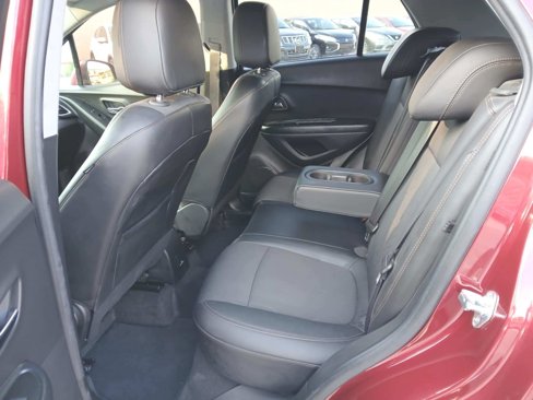 Used 2022 Chevrolet Trax LT w/ LT Convenience Package image 11