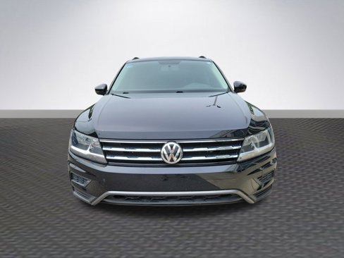 Used 2021 Volkswagen Tiguan S image 2