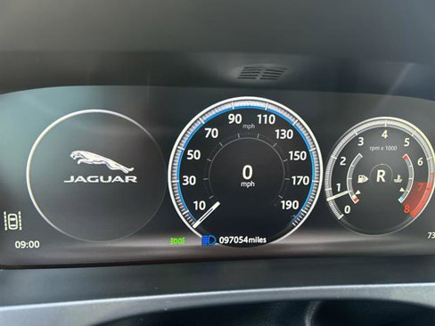 Used 2017 Jaguar F-PACE R-Sport image 16