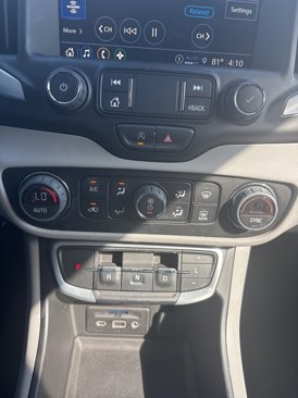 Used 2022 GMC Terrain SLT image 25