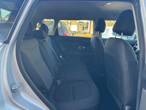 Used 2017 Kia Soul + image 22