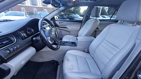 Used 2016 Toyota Camry XLE image 9