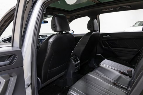 Used 2022 Volkswagen Tiguan SE R-Line image 36