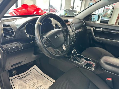 Used 2014 Kia Sorento LX image 17