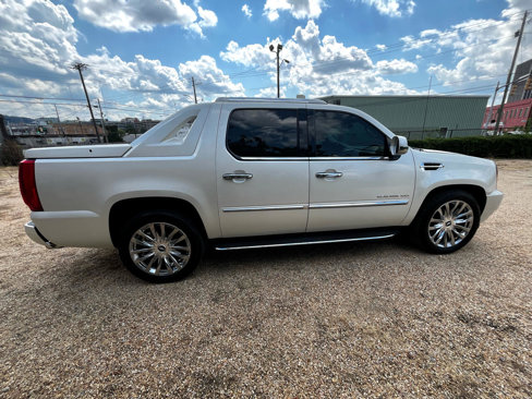 Used 2007 Cadillac Escalade EXT w/ Information Package image 9