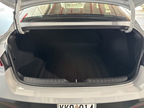 Used 2025 Hyundai Elantra SE image 21