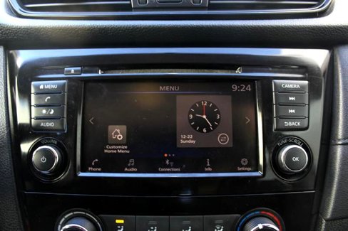 Used 2018 Nissan Rogue S image 24