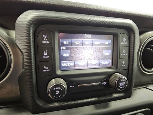 Used 2018 Jeep Wrangler Unlimited Sport image 13