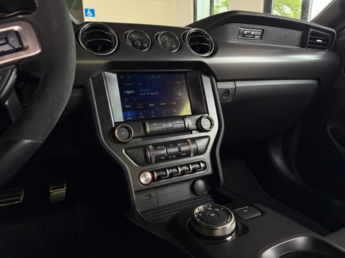 Used 2022 Ford Mustang Shelby GT500 w/ Technology Package image 34
