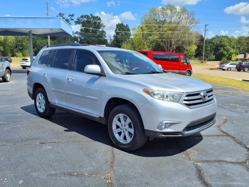 Used 2013 Toyota Highlander Plus image 1