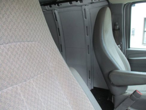 Used 2014 Chevrolet Express 2500 image 24