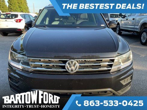 Used 2019 Volkswagen Tiguan SE w/ Panoramic Sunroof Package image 2