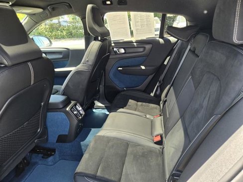 Certified 2023 Volvo C40 P8 Recharge Ultimate image 10