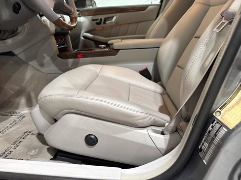 Used 2012 Mercedes-Benz E 350 Sedan image 32