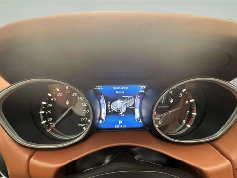 Used 2017 Maserati Levante image 14