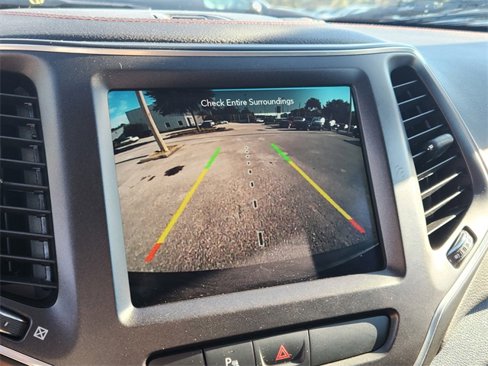 Certified 2020 Jeep Cherokee Trailhawk w/ Comfort/Convenience Group image 20