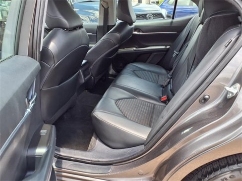 Used 2022 Toyota Camry SE image 15