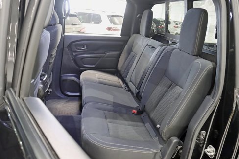 Used 2018 Nissan Titan SV w/ SV Convenience Package image 24