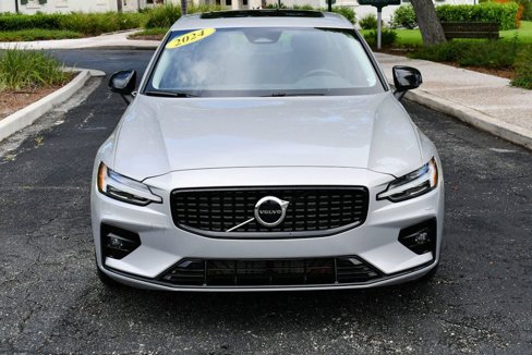 Used 2024 Volvo S60 B5 Core w/ Climate Package image 9
