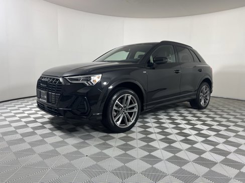 Certified 2022 Audi Q3 2.0T Premium Plus w/ Premium Plus Package image 3