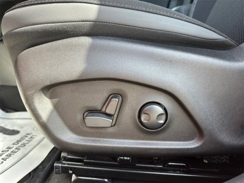 Used 2023 Jeep Renegade Latitude w/ Premium Group image 25