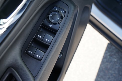 Used 2018 Chevrolet Equinox LT image 16