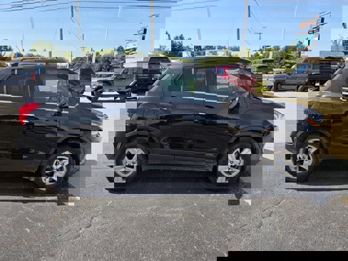 Used 2020 Chevrolet Trax LT w/ LT Convenience Package image 2