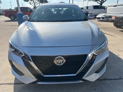 Used 2022 Nissan Sentra SV image 3
