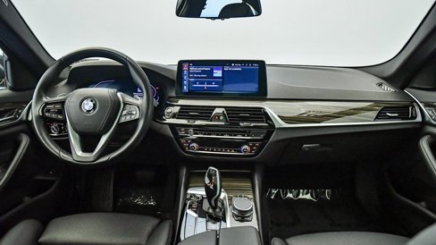 Certified 2021 BMW 530i w/ Convenience Package image 15