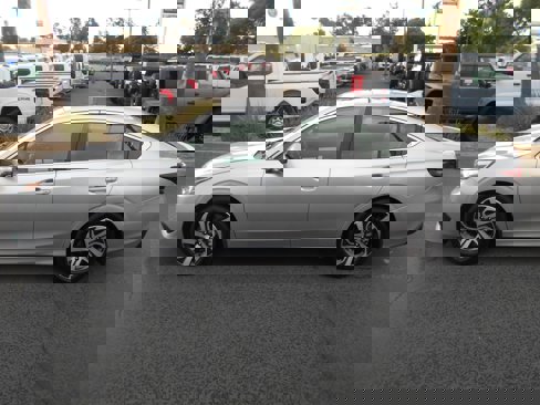 Used 2020 Subaru Legacy Limited image 7