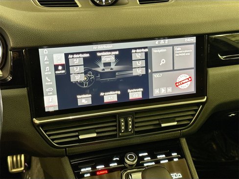 Used 2019 Porsche Cayenne S image 16