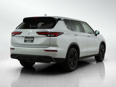 Used 2024 Mitsubishi Outlander ES image 5