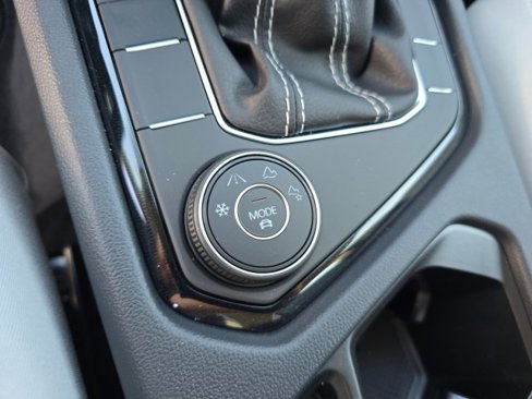 New 2025 Volkswagen Taos S image 31