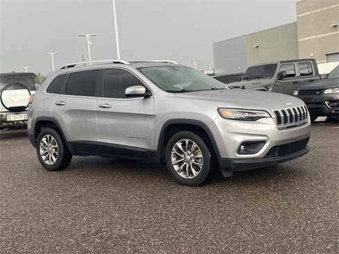 Used 2019 Jeep Cherokee Latitude Plus w/ Comfort/Convenience Group image 4