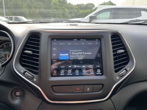 Used 2022 Jeep Cherokee Latitude Lux w/ Sun & Sound Group image 29