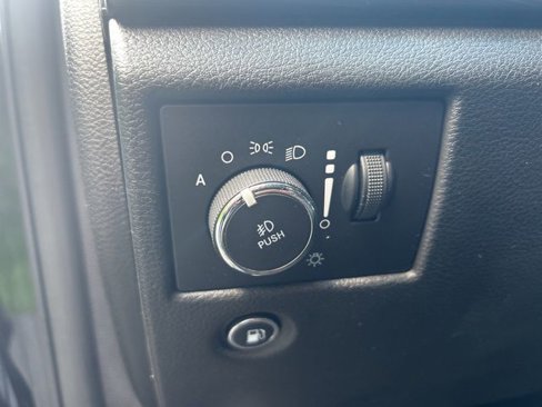 Used 2020 Jeep Grand Cherokee Laredo image 19