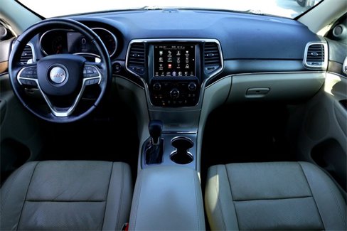 Used 2017 Jeep Grand Cherokee Limited w/ Luxury Group II image 28