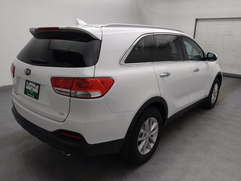 Used 2017 Kia Sorento LX w/ LX V6 Convenience Package image 9