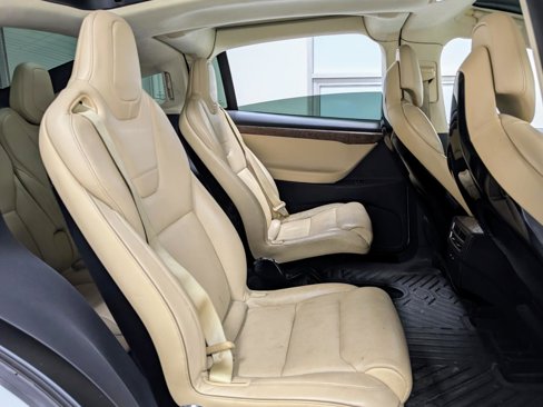 Used 2016 Tesla Model X 75D image 23
