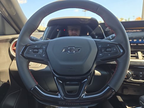 New 2025 Chevrolet Trax RS w/ Sunroof Package image 17