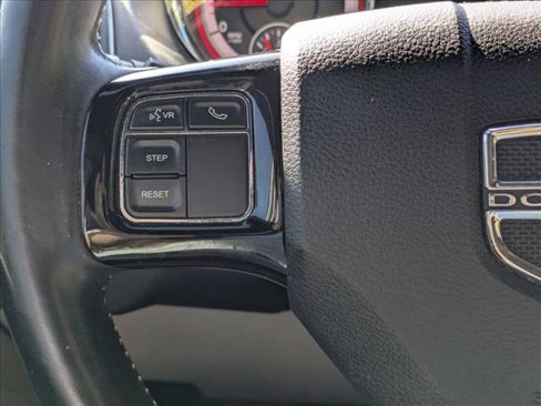 Used 2019 Dodge Grand Caravan SXT image 11