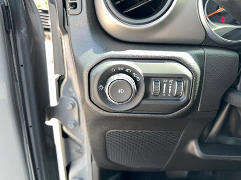 Used 2022 Jeep Wrangler Unlimited Sport image 15