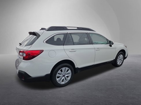 Used 2018 Subaru Outback 2.5i Premium image 3
